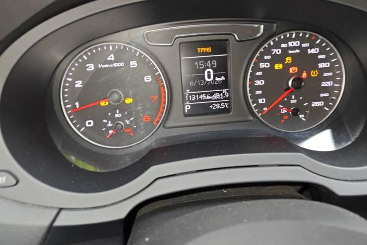 Used Audi Q3 2016 30 TFSI Fashion Model Odometer Close Up