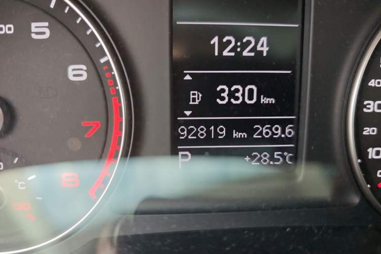Used Audi Q3 2016 30 TFSI Fashion Model Odometer Close Up
