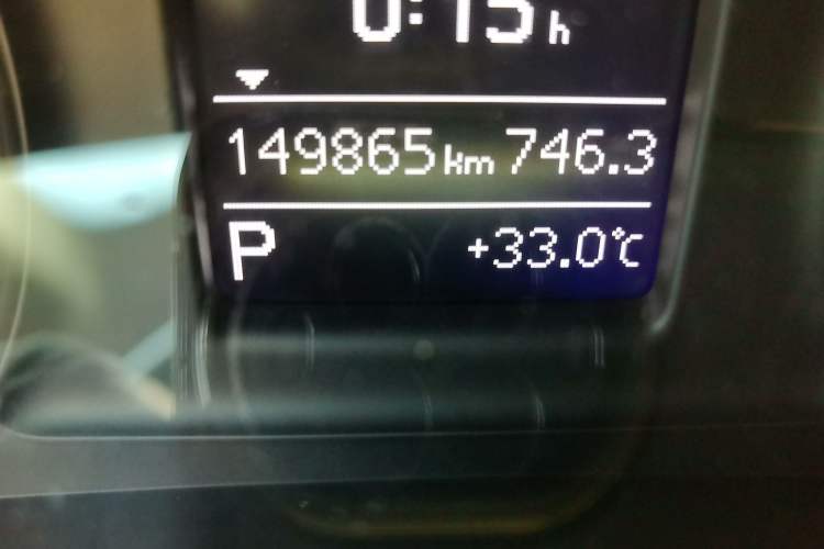 Used Audi Q3 2016 35 TFSI Fashion Model Odometer Close Up