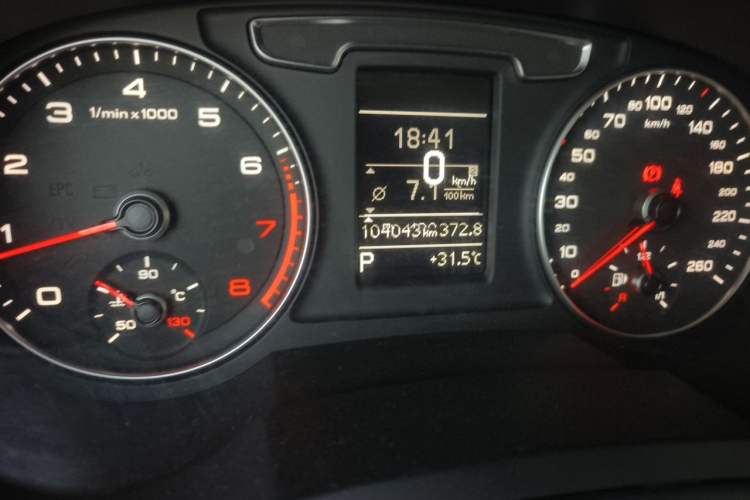 Used Audi Q3 2016 35 TFSI Fashion Model Odometer Close Up