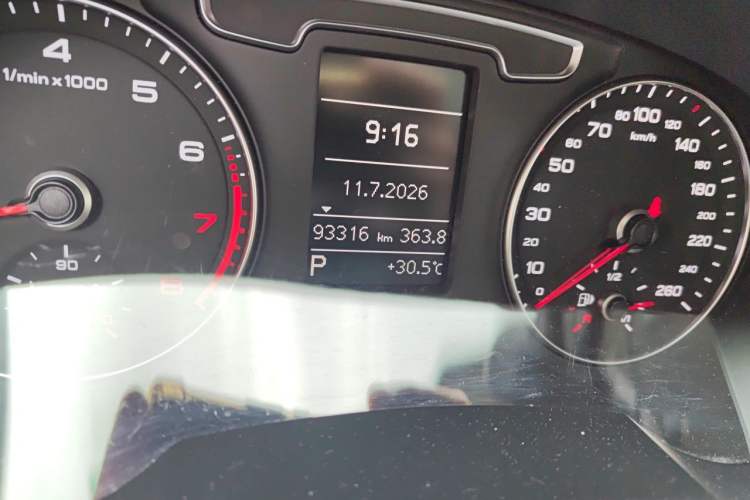 Used Audi Q3 2016 30 TFSI Fashion Model Odometer Close Up