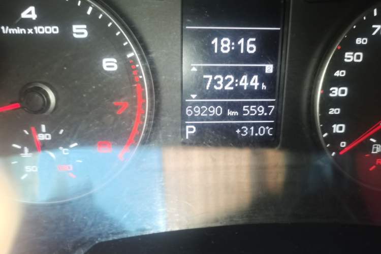 Used Audi Q3 2016 30 TFSI Fashion Model Odometer Close Up