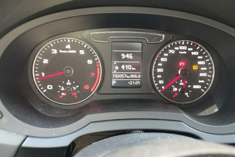 Used Audi Q3 2016 30 TFSI Fashion Model Odometer Close Up