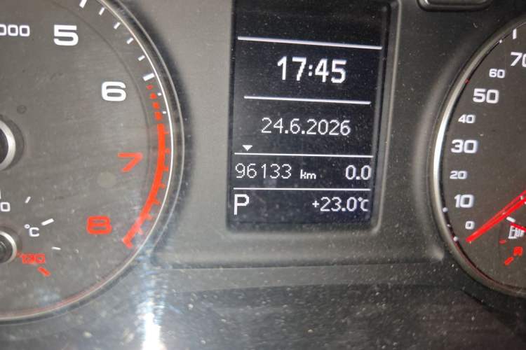 Used Audi Q3 2016 35 TFSI Style Edition Odometer Close Up