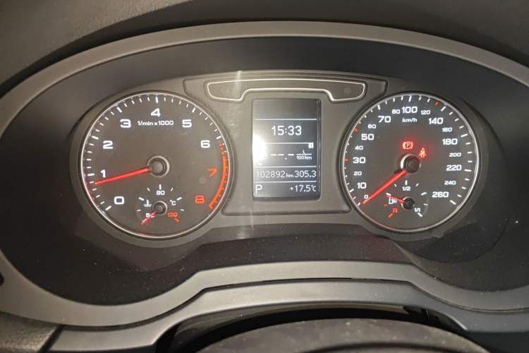 Used Audi Q3 2016 30 TFSI Collector's Edition Comfort Model Odometer Close Up