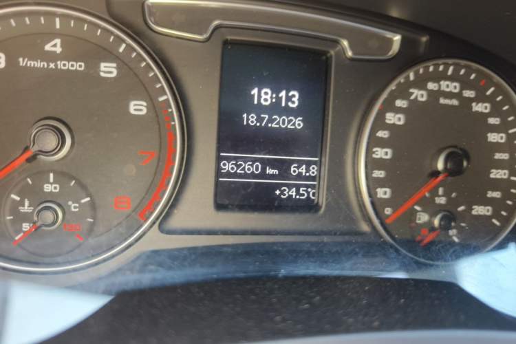 Used Audi Q3 2016 35 TFSI Fashion Model Odometer Close Up