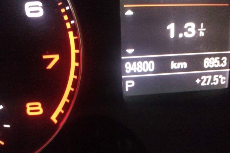 Used Audi Q3 2016 35 TFSI Collection Edition quattro Enjoyment Model Odometer Close Up