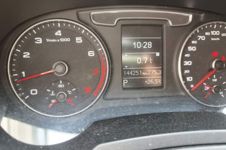 Used Audi Q3 2016 30 TFSI Standard Model Odometer Close Up