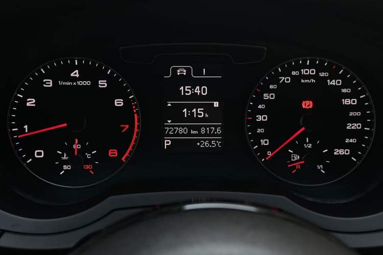 Used Audi Q3 2016 35 TFSI Style Edition Odometer Close Up