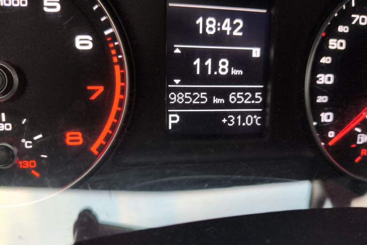 Used Audi Q3 2016 30 TFSI Fashion Model Odometer Close Up