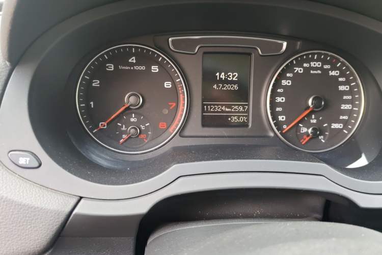 Used Audi Q3 2016 35 TFSI Fashion Model Odometer Close Up