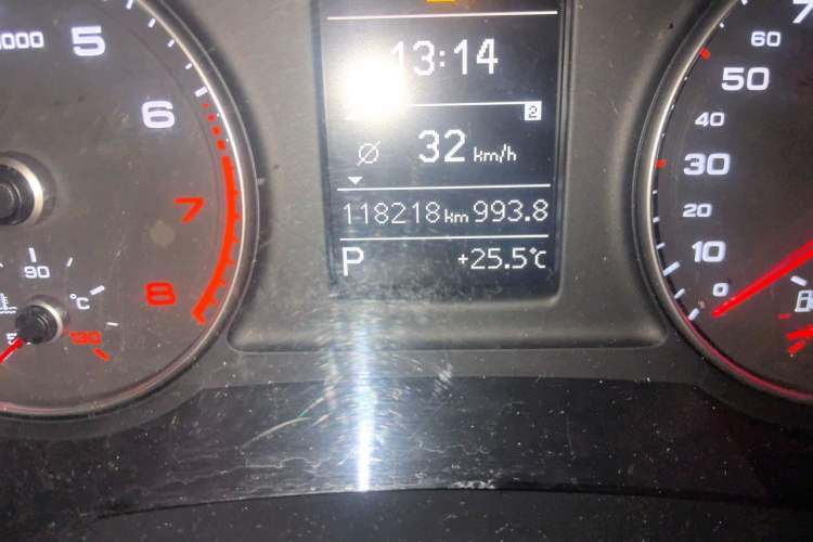 Used Audi Q3 2016 30 TFSI Fashion Model Odometer Close Up