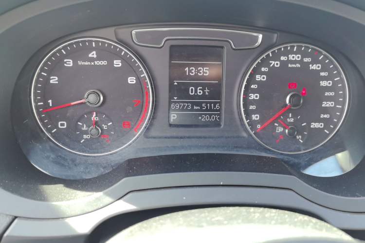 Used Audi Q3 2016 30 TFSI Fashion Model Odometer Close Up