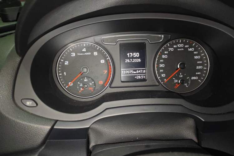 Used Audi Q3 2016 35 TFSI Fashion Model Odometer Close Up