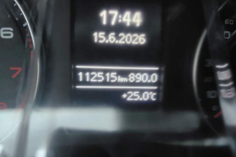 Used Audi Q3 2016 35 TFSI Fashion Model Odometer Close Up