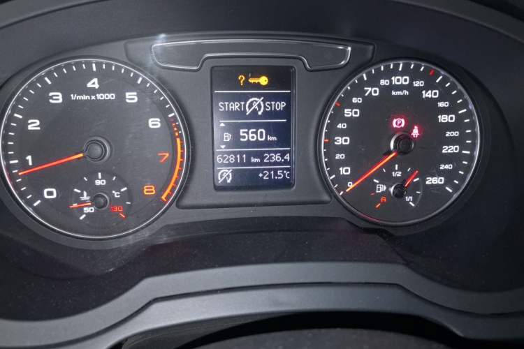 Used Audi Q3 2016 35 TFSI quattro all-wheel-drive style model Odometer Close Up