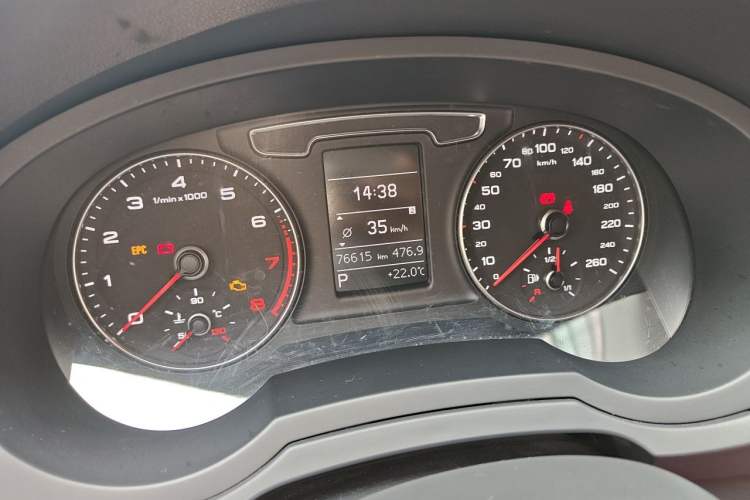 Used Audi Q3 2016 30 TFSI Fashion Model Odometer Close Up