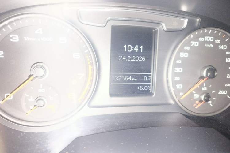 Used Audi Q3 2016 35 TFSI Fashion Model Odometer Close Up