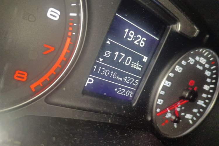 Used Audi Q3 2016 35 TFSI Fashion Model Odometer Close Up