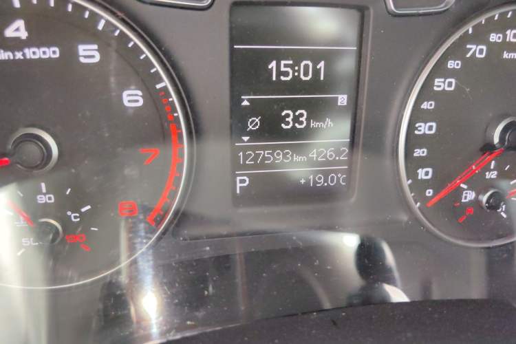 Used Audi Q3 2016 35 TFSI Fashion Model Odometer Close Up