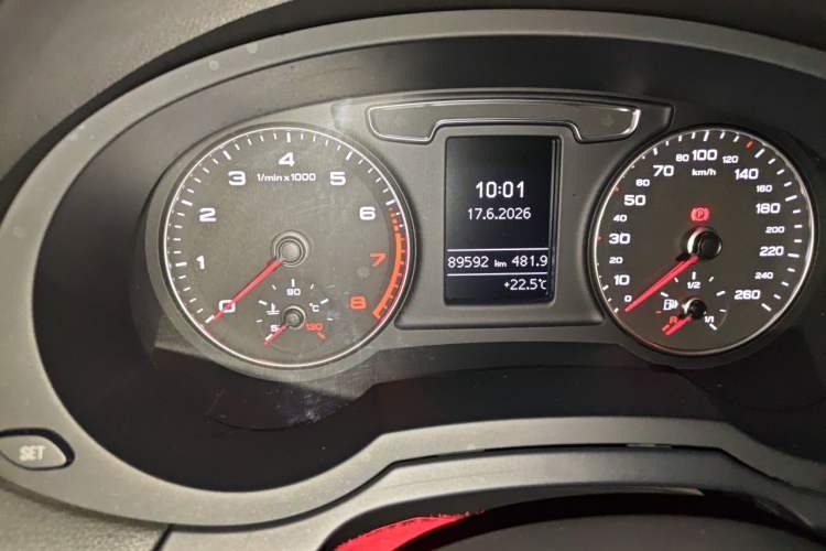 Used Audi Q3 2016 35 TFSI Style Edition Odometer Close Up