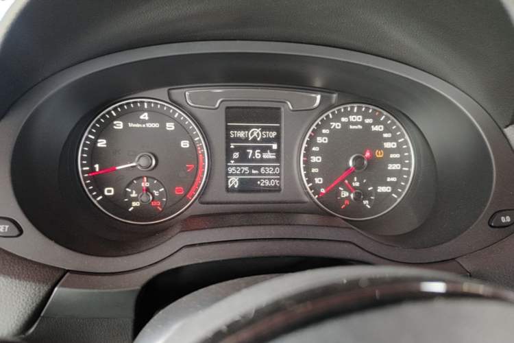 Used Audi Q3 2016 35 TFSI Fashion Model Odometer Close Up