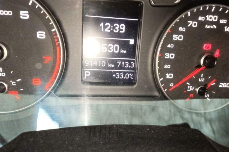 Used Audi Q3 2016 30 TFSI Standard Model Odometer Close Up