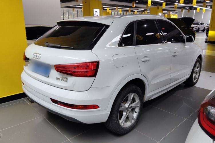 Used Audi Q3 2016 30 TFSI Fashion Model Rear Right 45 Deg