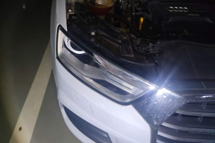 Used Audi Q3 2016 35 TFSI quattro all-wheel-drive style model Right Front Headlight