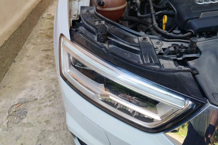 Used Audi Q3 2016 40 TFSI quattro all-wheel drive style model Right Front Headlight