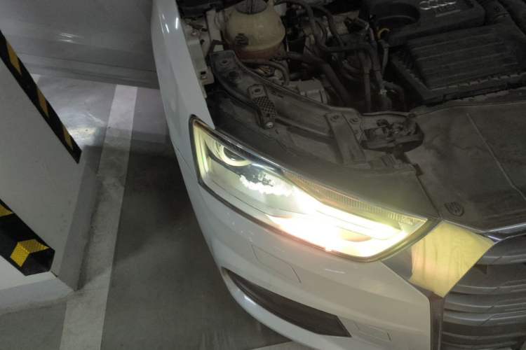 Used Audi Q3 2016 30 TFSI Fashion Model Right Front Headlight