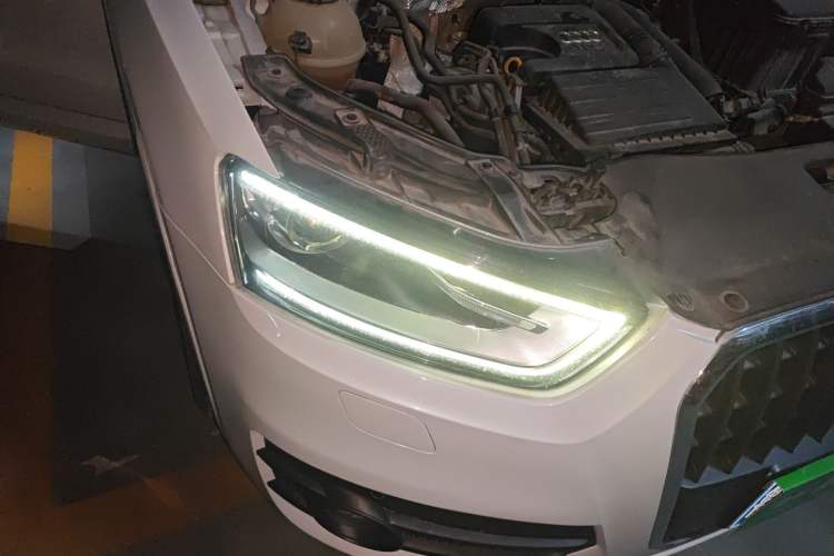 Used Audi Q3 2016 30 TFSI Collector's Edition Comfort Model Right Front Headlight