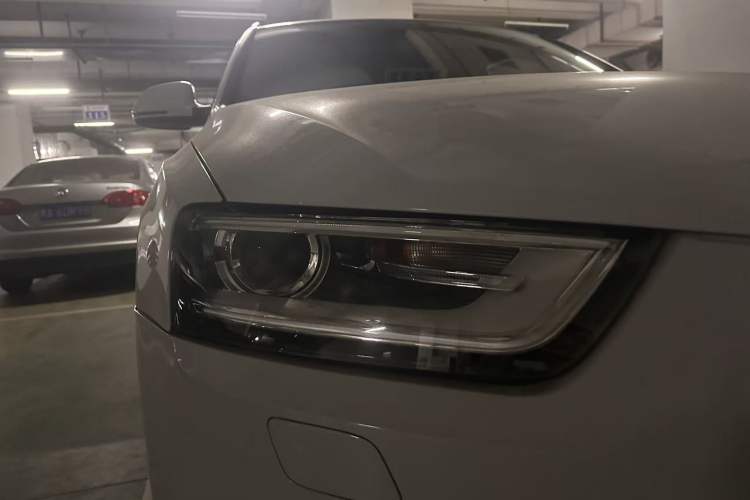 Used Audi Q3 2016 35 TFSI Collection Edition quattro Enjoyment Model Right Front Headlight