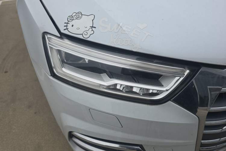 Used Audi Q3 2016 40 TFSI quattro all-wheel-drive sport model Right Front Headlight