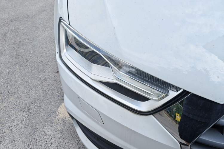 Used Audi Q3 2016 35 TFSI Fashion Model Right Front Headlight
