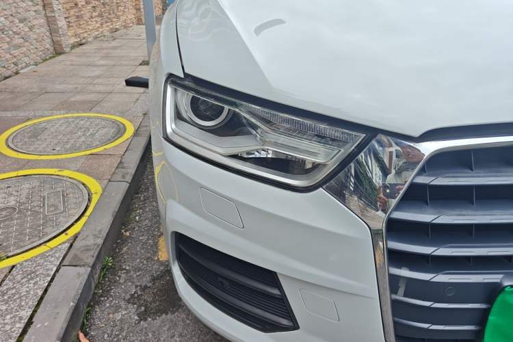 Used Audi Q3 2016 30 TFSI Fashion Model Right Front Headlight