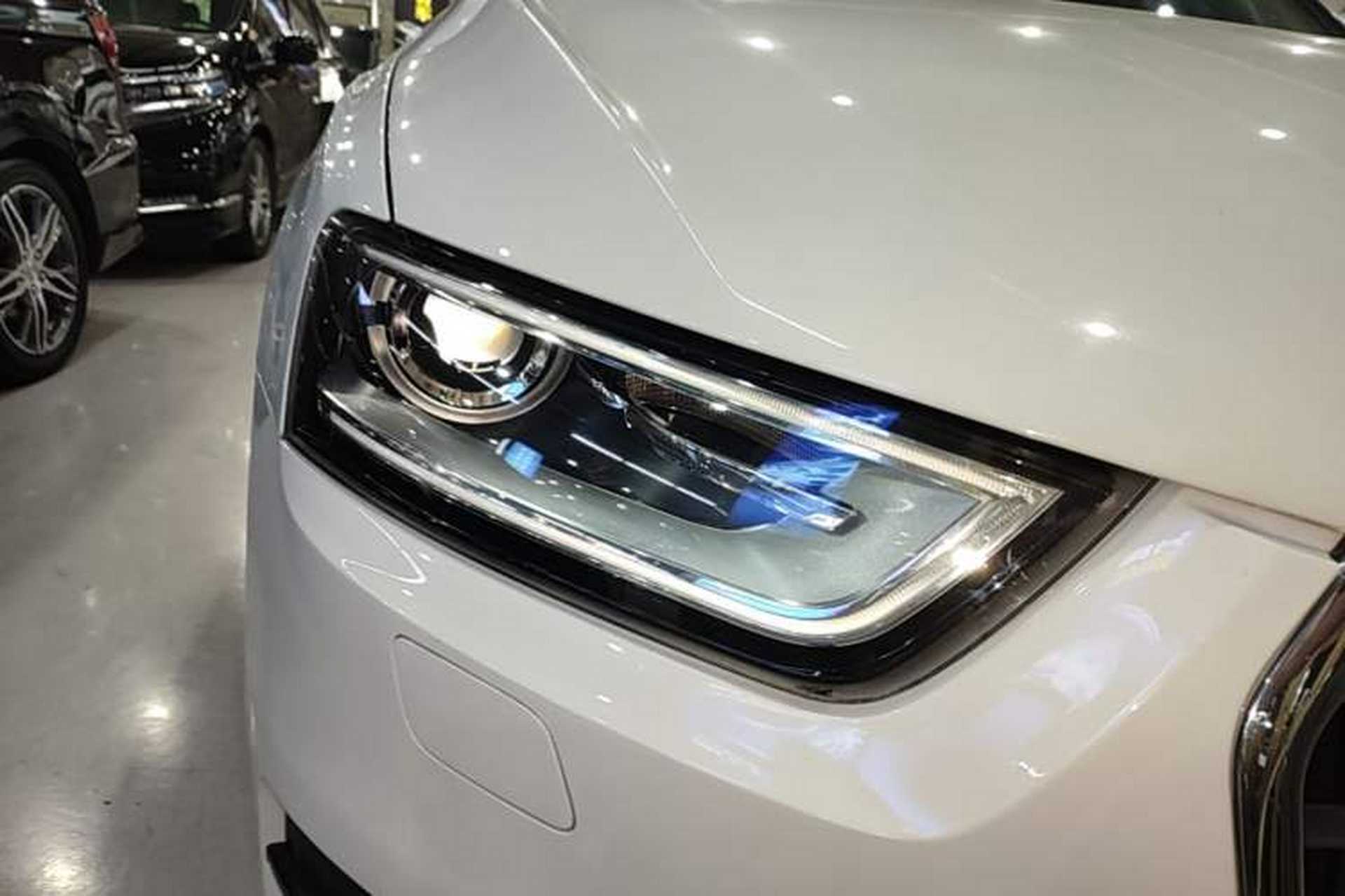 Used Audi Q3 2016 35 TFSI Collection Edition quattro Enjoyment Model Right Front Headlight