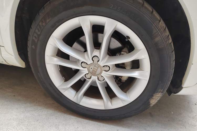 Used Audi Q3 2016 30 TFSI Collector's Edition Intelligent Model Right Front Wheel Hub