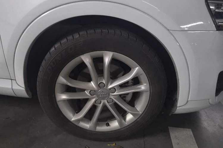 Used Audi Q3 2016 30 TFSI Collector's Edition Comfort Model Right Front Wheel Hub