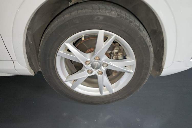 Used Audi Q3 2016 30 TFSI Fashion Model Right Front Wheel Hub
