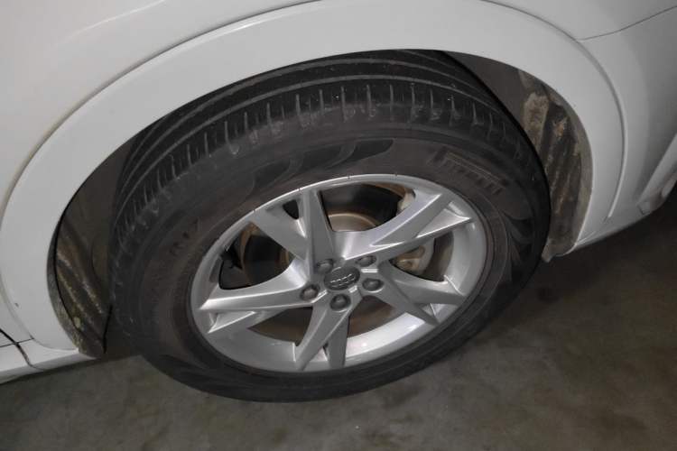 Used Audi Q3 2016 35 TFSI Fashion Model Right Front Wheel Hub
