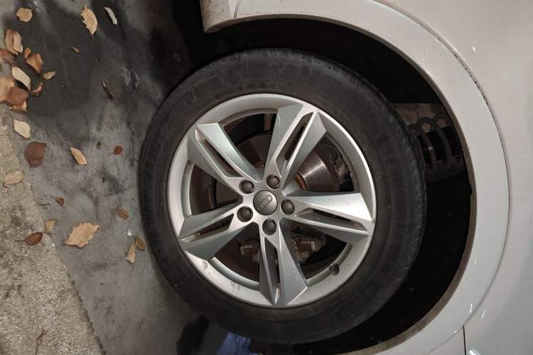 Used Audi Q3 2016 30 TFSI Fashion Model Right Front Wheel Hub