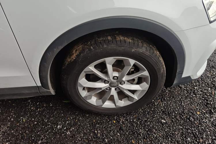 Used Audi Q3 2016 30 TFSI Standard Model Right Front Wheel Hub