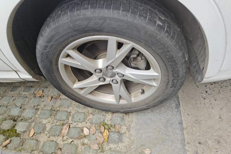 Used Audi Q3 2016 30 TFSI Fashion Model Right Front Wheel Hub