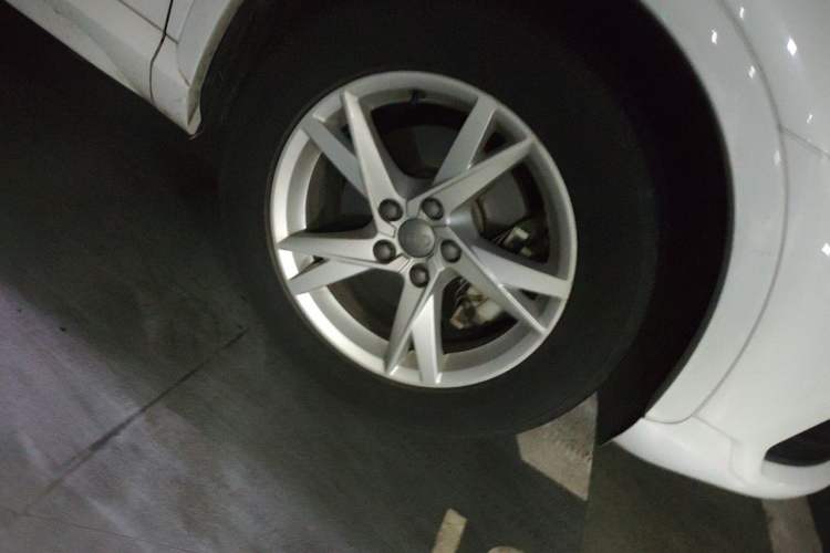 Used Audi Q3 2016 35 TFSI Fashion Model Right Front Wheel Hub
