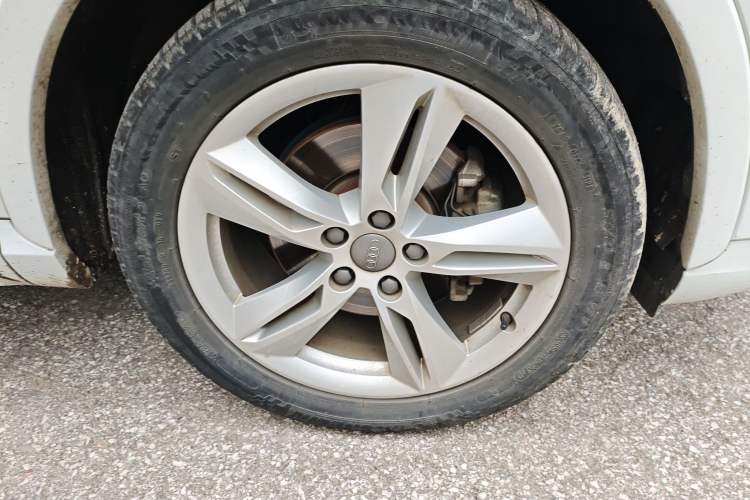 Used Audi Q3 2016 35 TFSI Style Edition Right Front Wheel Hub