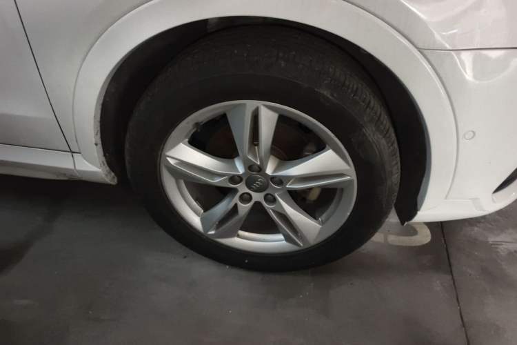 Used Audi Q3 2016 35 TFSI Style Edition Right Front Wheel Hub