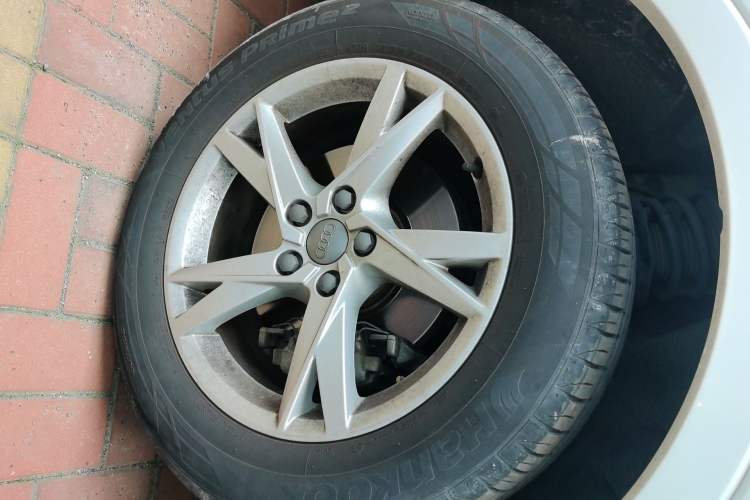 Used Audi Q3 2016 35 TFSI Fashion Model Right Front Wheel Hub