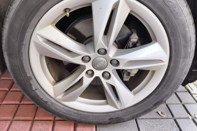 Used Audi Q3 2016 30 TFSI Fashion Model Right Front Wheel Hub