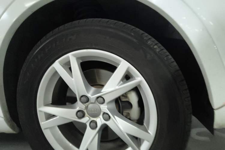 Used Audi Q3 2016 30 TFSI Fashion Model Right Front Wheel Hub